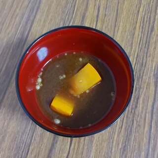 かぼちゃと揚げ玉の味噌汁